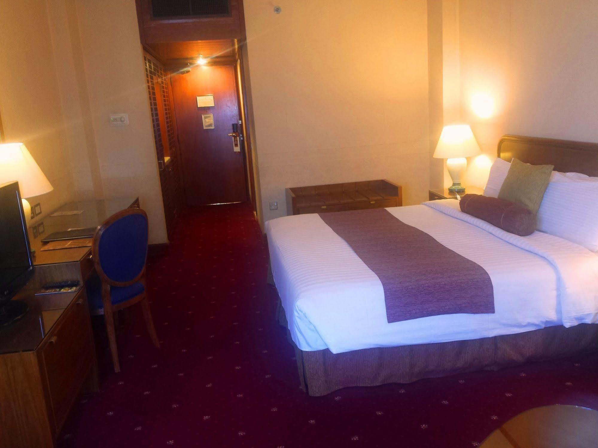 Safir International Hotel Kuwait Kuwait City Bagian luar foto