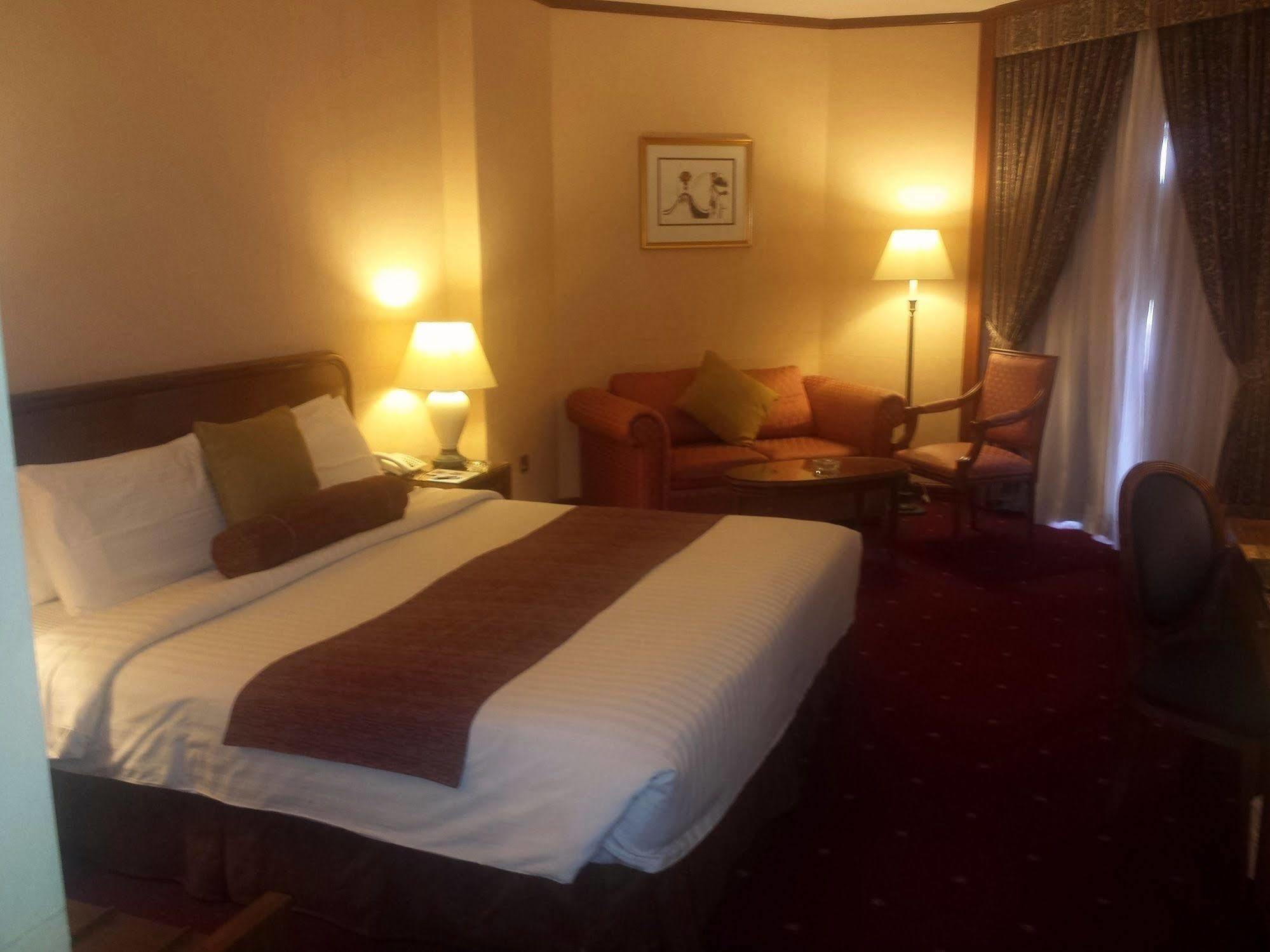 Safir International Hotel Kuwait Kuwait City Bagian luar foto